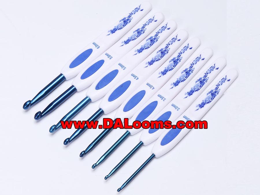 Soft Touch Crochet Hooks Set with Blue White Porcelain Look