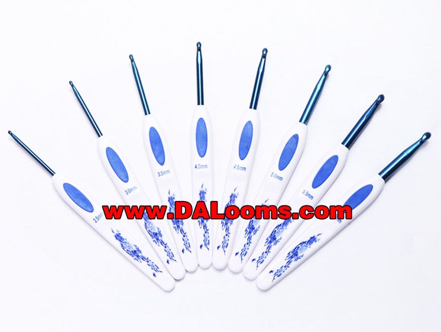 Soft Touch Crochet Hooks Set with Blue White Porcelain Look